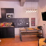 Appartements La Croix - Hyper Centre - Palais Des Papes Et Pont D\'Avignon - Wifi